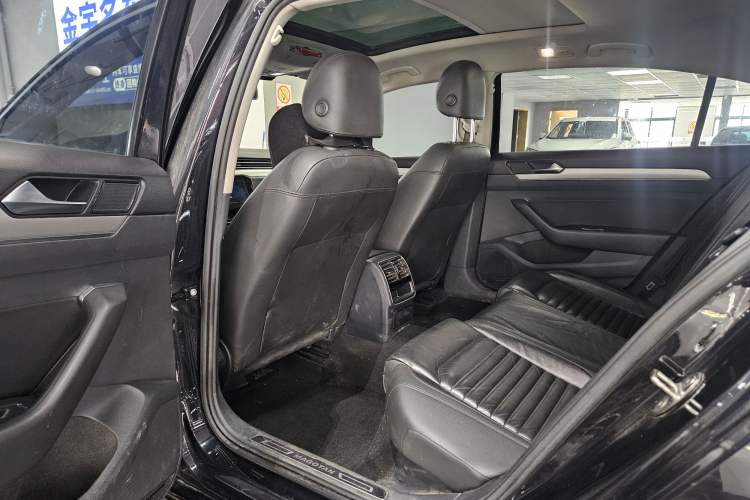 Used Volkswagen Magotan 2019 280TSI DSG Comfort Model China V Standard Interior 2