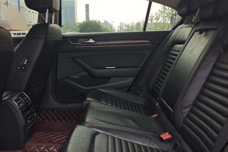 Used Volkswagen Magotan 2019 330TSI DSG Luxury Model China V Standard Interior 2