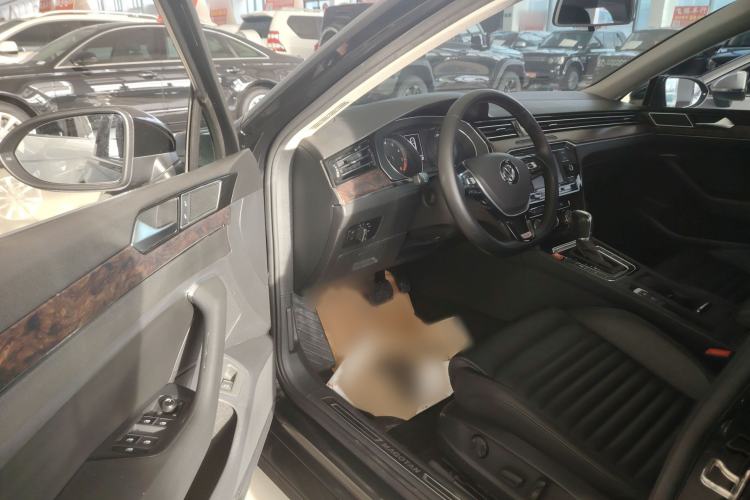 Used Volkswagen Magotan 2019 330TSI DSG Leading Edition China V Standard Interior 2