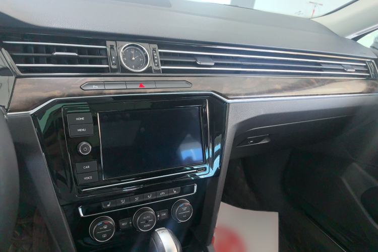 Used Volkswagen Magotan 2019 330TSI DSG Luxury Model China V Standard Interior 3