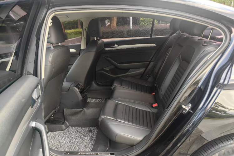 Used Volkswagen Magotan 2019 280TSI DSG Comfort Model China V Standard Interior 3