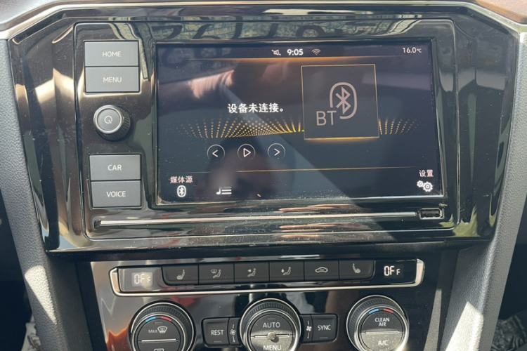 Used Volkswagen Magotan 2019 330TSI DSG Luxury Version China VI Standard Interior 3