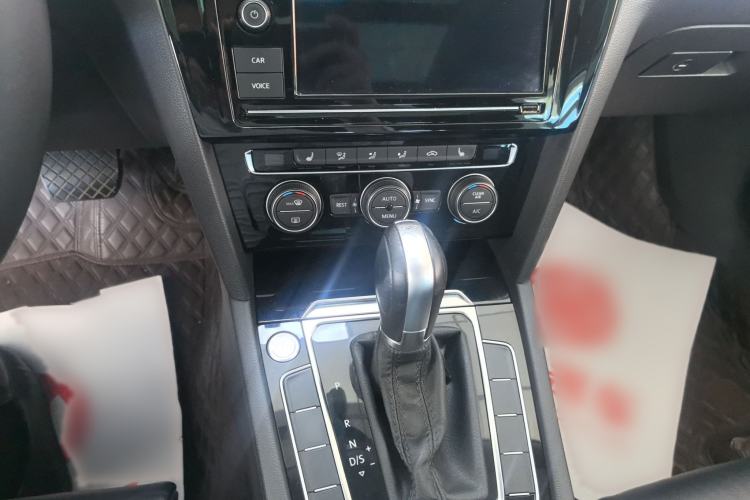 Used Volkswagen Magotan 2019 330TSI DSG Luxury Model China V Standard Interior 4