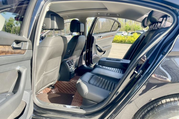 Used Volkswagen Magotan 2019 380TSI DSG Luxury Model China V Standard Interior 4