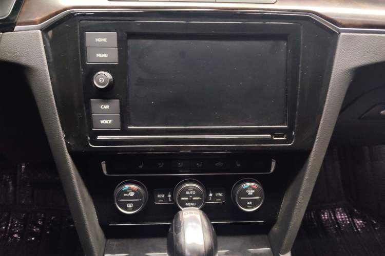Used Volkswagen Magotan 2019 330TSI DSG Luxury Version China VI Standard Interior 5