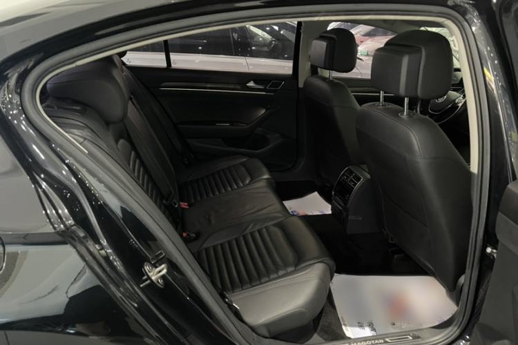 Used Volkswagen Magotan 2019 330TSI DSG Luxury Model China V Standard Interior 8