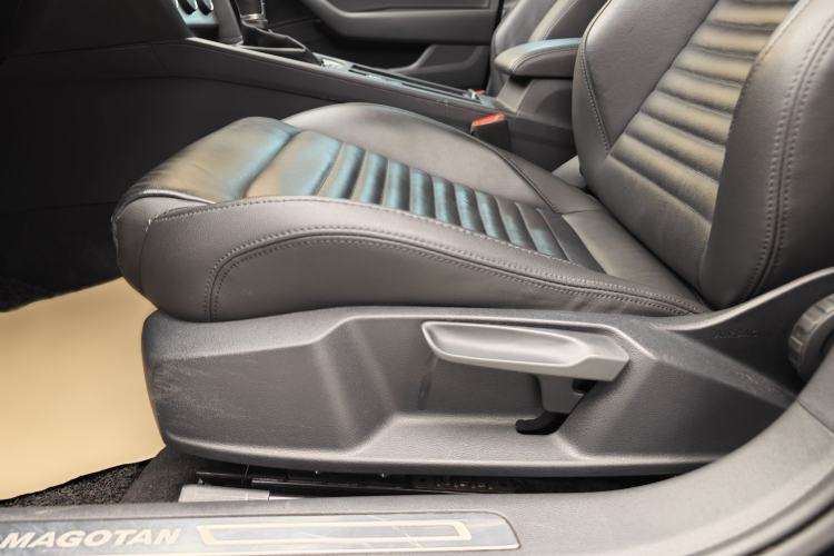 Used Volkswagen Magotan 2019 280TSI DSG Comfort Model China VI Standard Interior 9
