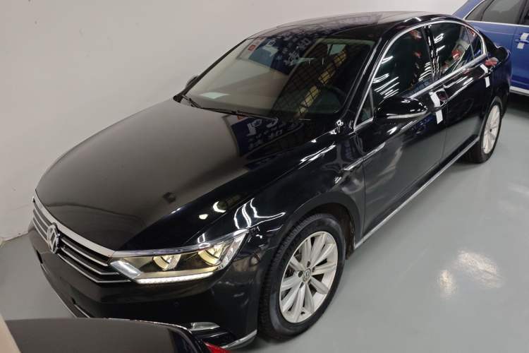 Used Volkswagen Magotan 2019 330TSI DSG Leading Model China VI Standard Guazi used car, China used car export, Used car for sale, Used  cars, Cheapest cars for sale