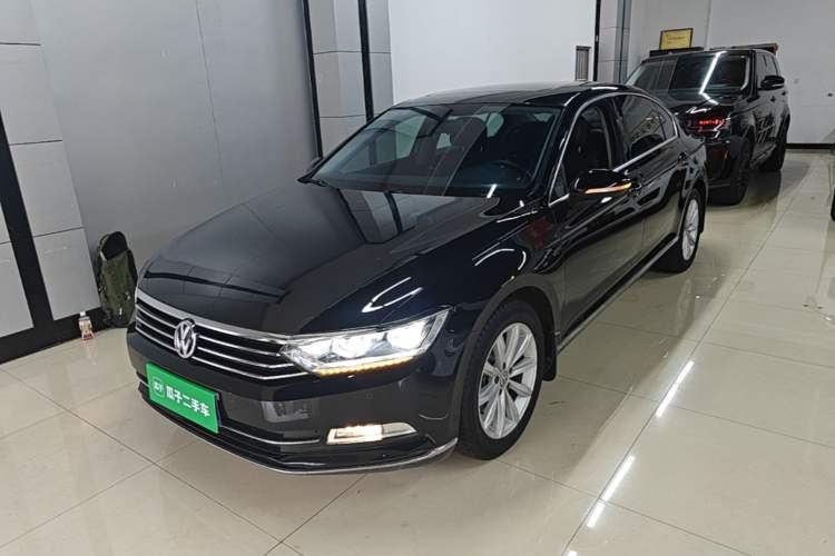 Used Volkswagen Magotan 2019 330TSI DSG Leading Model China VI Standard Guazi used car, China used car export, Used car for sale, Used  cars, Cheapest cars for sale