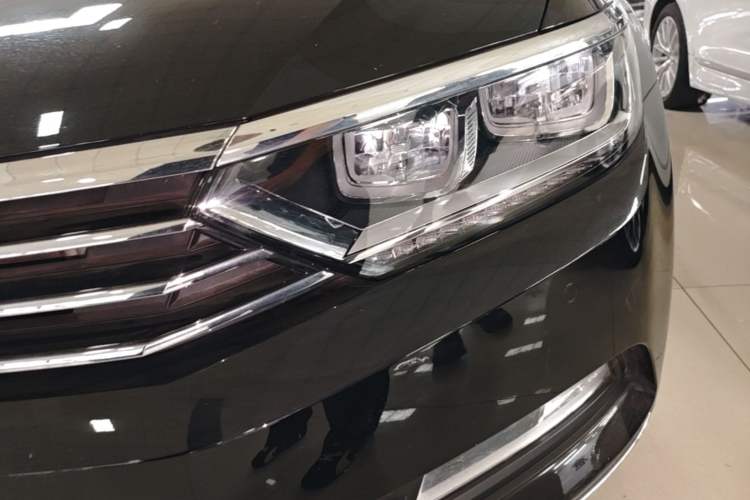 Used Volkswagen Magotan 2019 330TSI DSG Luxury Version China VI Standard Left Front Headlight