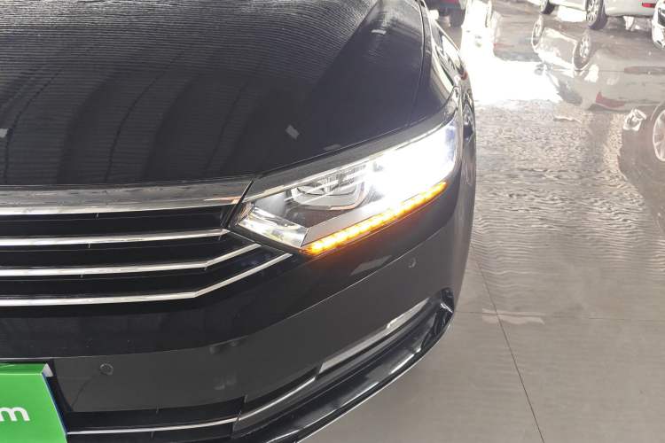 Used Volkswagen Magotan 2019 330TSI DSG Leading Edition China V Standard Left Front Headlight