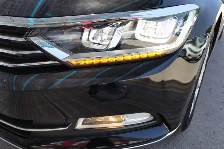 Used Volkswagen Magotan 2019 330TSI DSG Leading Edition China V Standard Left Front Headlight