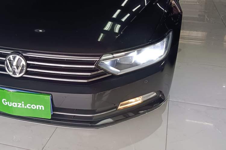 Used Volkswagen Magotan 2019 280TSI DSG Comfort Model China VI Standard Left Front Headlight