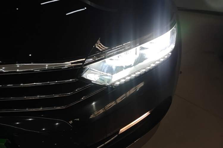 Used Volkswagen Magotan 2019 330TSI DSG Luxury Model China V Standard Left Front Headlight