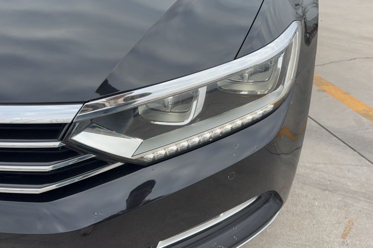 Used Volkswagen Magotan 2019 330TSI DSG Luxury Version China VI Standard Left Front Headlight