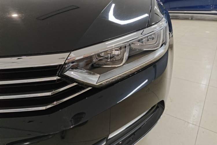 Used Volkswagen Magotan 2019 330TSI DSG Leading Edition China V Standard Left Front Headlight