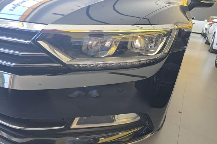 Used Volkswagen Magotan 2019 330TSI DSG Luxury Version China VI Standard Left Front Headlight