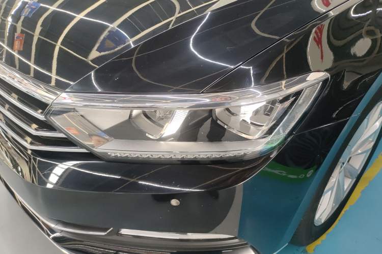 Used Volkswagen Magotan 2019 330TSI DSG Leading Model China VI Standard Left Front Headlight