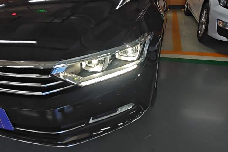 Used Volkswagen Magotan 2019 330TSI DSG Leading Edition China V Standard Left Front Headlight