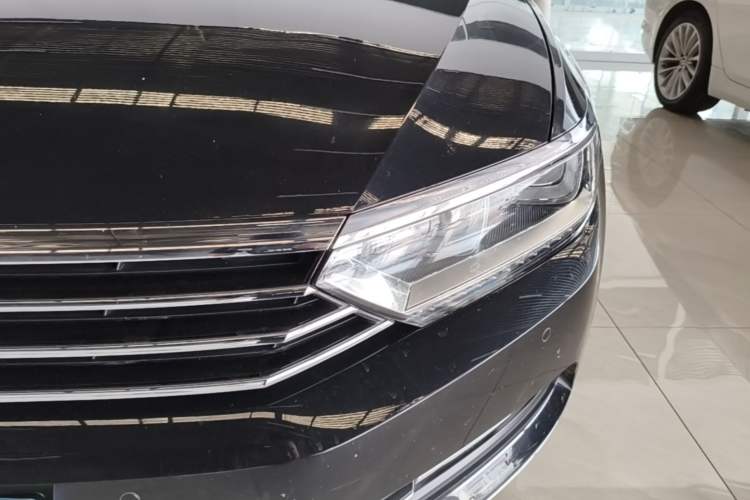 Used Volkswagen Magotan 2019 330TSI DSG Luxury Version China VI Standard Left Front Headlight