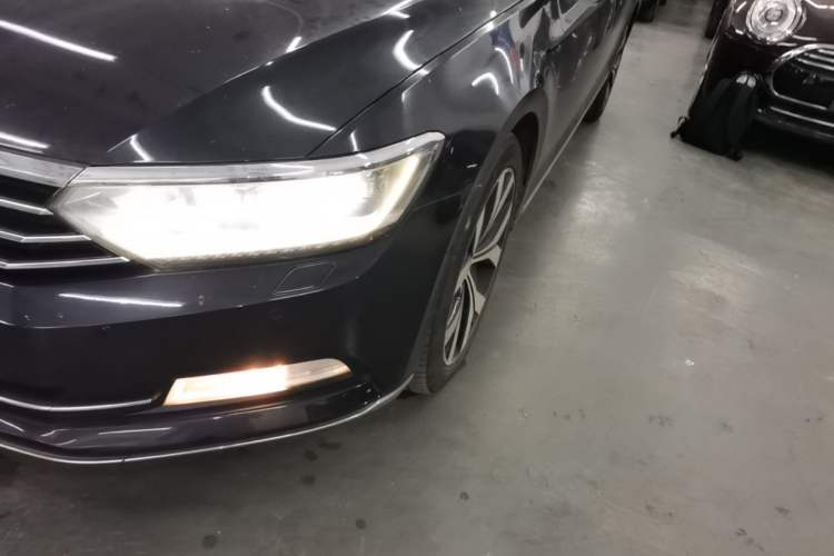 Used Volkswagen Magotan 2019 330TSI DSG Luxury Version China VI Standard Left Front Headlight