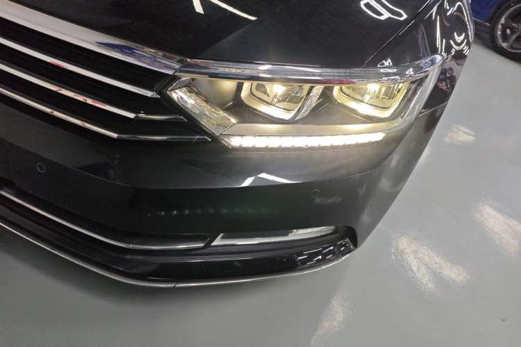 Used Volkswagen Magotan 2019 330TSI DSG Leading Model China VI Standard Left Front Headlight