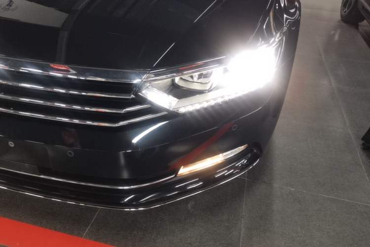 Used Volkswagen Magotan 2019 330TSI DSG Leading Edition China V Standard Left Front Headlight