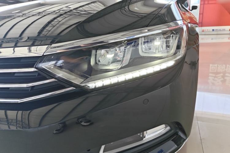 Used Volkswagen Magotan 2019 330TSI DSG Leading Edition China V Standard Left Front Headlight