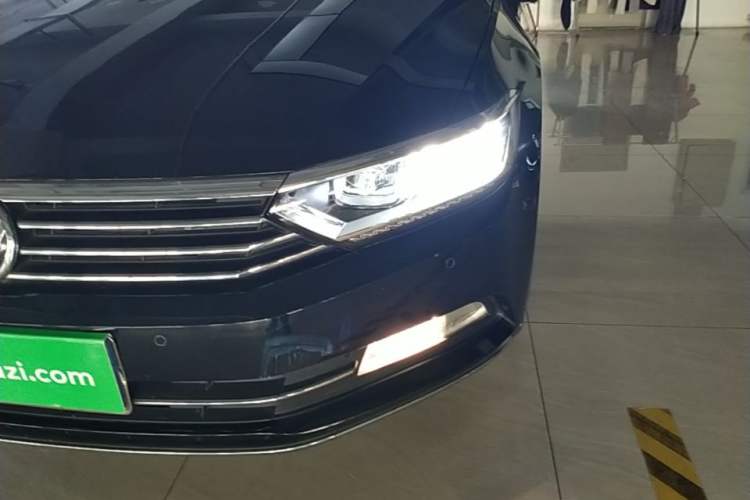 Used Volkswagen Magotan 2019 330TSI DSG Leading Model China VI Standard Left Front Headlight