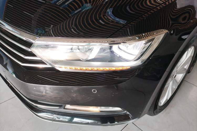 Used Volkswagen Magotan 2019 330TSI DSG Leading Edition China V Standard Left Front Headlight
