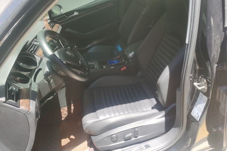 Used Volkswagen Magotan 2019 330TSI DSG Leading Model China VI Standard Left Front Seat