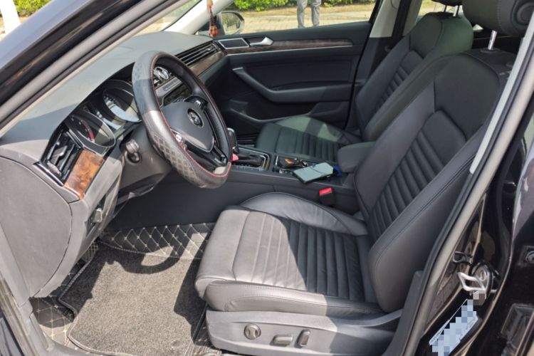 Used Volkswagen Magotan 2019 330TSI DSG Luxury Version China VI Standard Left Front Seat