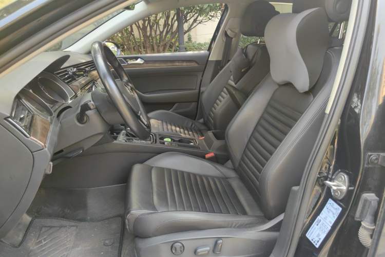 Used Volkswagen Magotan 2019 330TSI DSG Luxury Version China VI Standard Left Front Seat