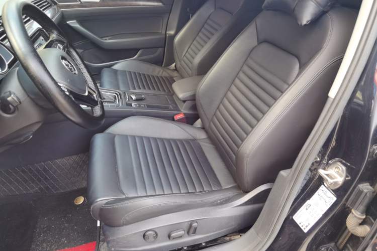 Used Volkswagen Magotan 2019 330TSI DSG Luxury Version China VI Standard Left Front Seat