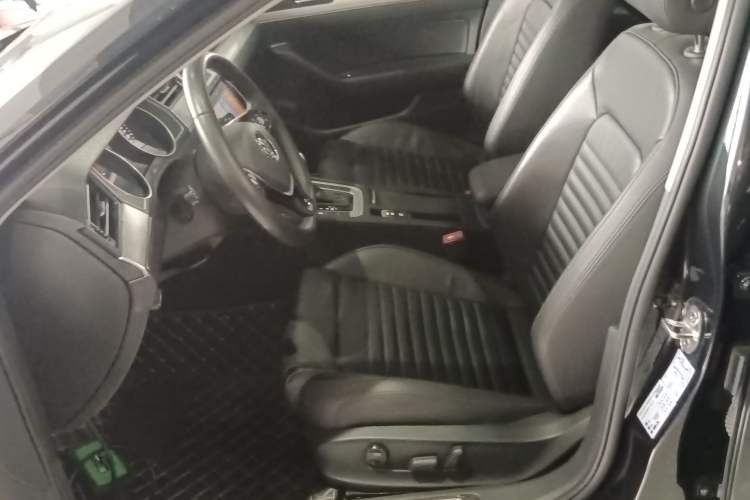 Used Volkswagen Magotan 2019 280TSI DSG Comfort Model China VI Standard Left Front Seat