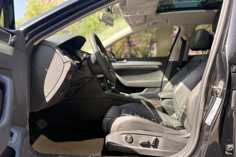 Used Volkswagen Magotan 2019 330TSI DSG Leading Model China VI Standard Left Front Seat