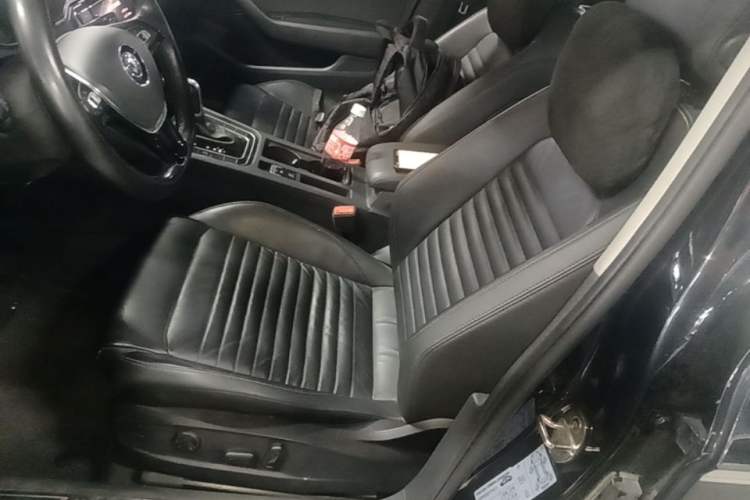 Used Volkswagen Magotan 2019 330TSI DSG Luxury Model China V Standard Left Front Seat