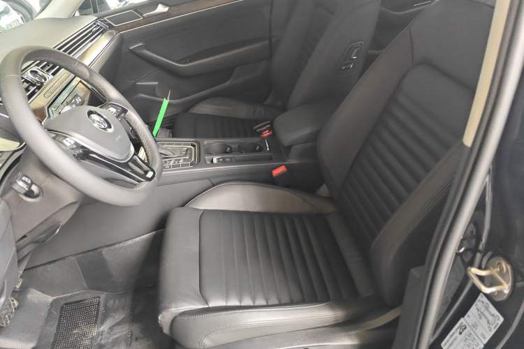 Used Volkswagen Magotan 2019 330TSI DSG Luxury Version China VI Standard Left Front Seat