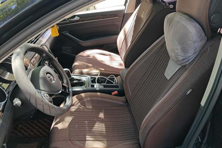 Used Volkswagen Magotan 2019 330TSI DSG Luxury Version China VI Standard Left Front Seat