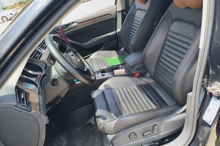 Used Volkswagen Magotan 2019 330TSI DSG Luxury Version China VI Standard Left Front Seat