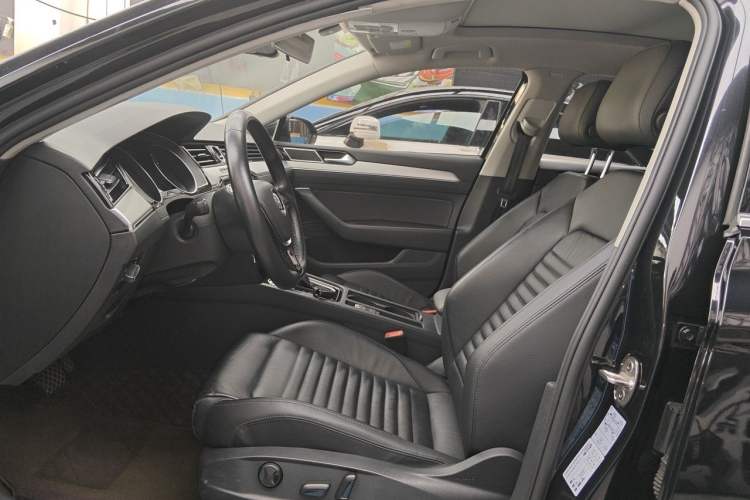 Used Volkswagen Magotan 2019 330TSI DSG Leading Edition China V Standard Left Front Seat