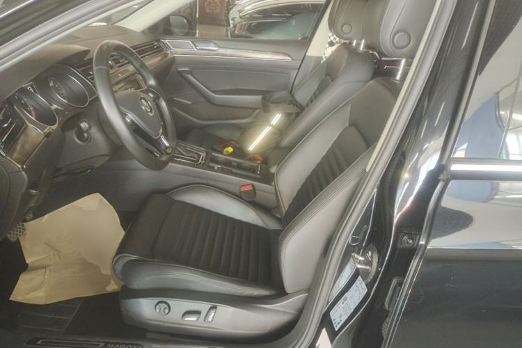 Used Volkswagen Magotan 2019 380TSI DSG Luxury Version China VI Standard Left Front Seat