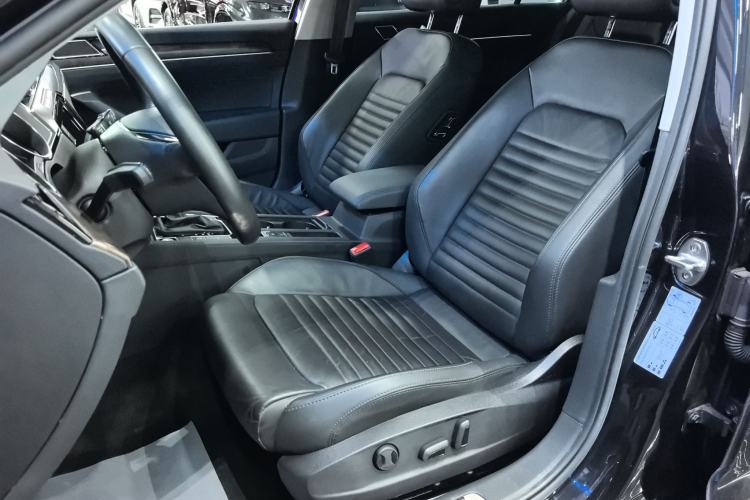 Used Volkswagen Magotan 2019 330TSI DSG Luxury Version China VI Standard Left Front Seat