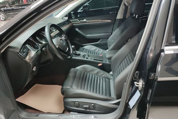 Used Volkswagen Magotan 2019 330TSI DSG Luxury Version China VI Standard Left Front Seat