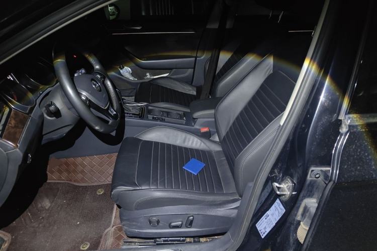 Used Volkswagen Magotan 2019 380TSI DSG Luxury Version China VI Standard Left Front Seat