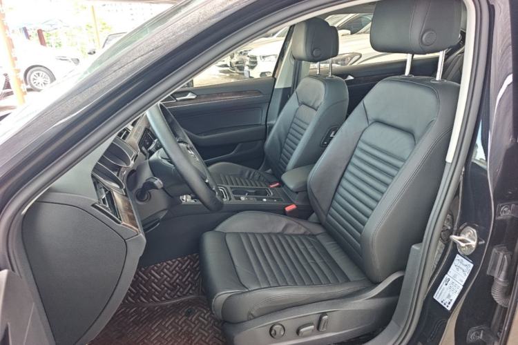 Used Volkswagen Magotan 2019 330TSI DSG Luxury Version China VI Standard Left Front Seat
