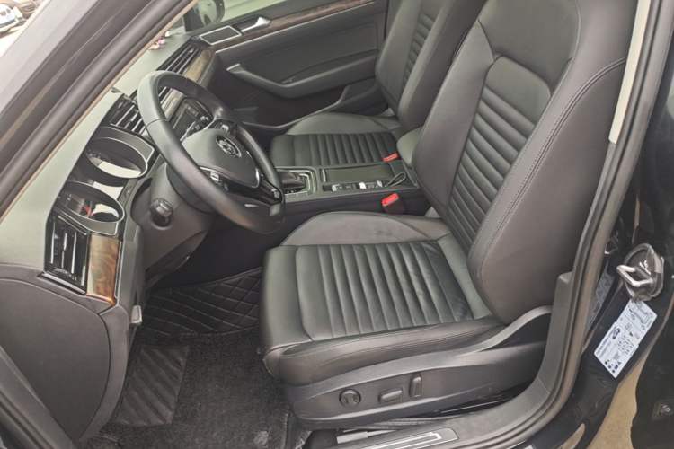 Used Volkswagen Magotan 2019 330TSI DSG Leading Model China VI Standard Left Front Seat
