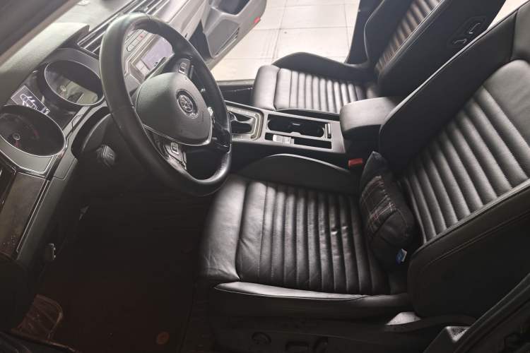 Used Volkswagen Magotan 2019 330TSI DSG Luxury Version China VI Standard Left Front Seat