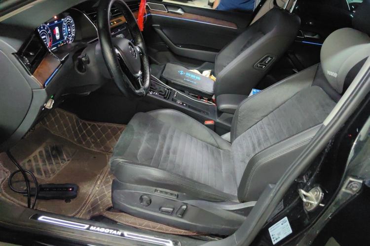 Used Volkswagen Magotan 2019 330TSI DSG Luxury Version China VI Standard Left Front Seat