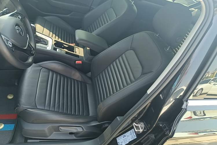Used Volkswagen Magotan 2019 280TSI DSG Comfort Model China V Standard Left Front Seat